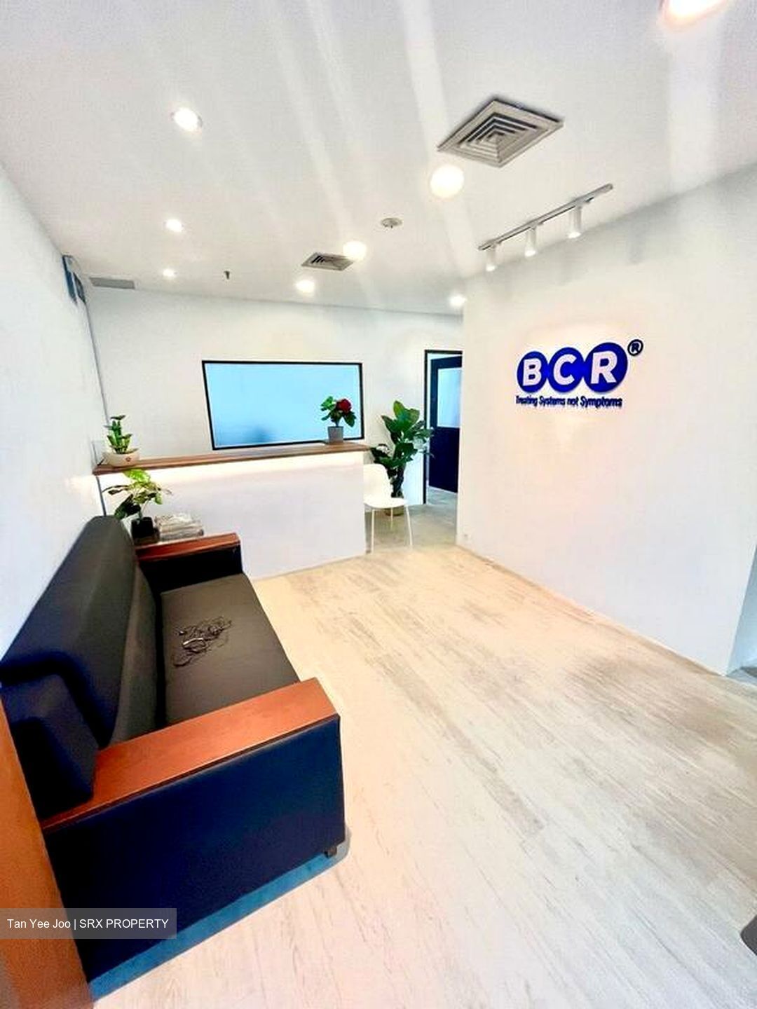 North Bridge Centre (D7), Office #495842461